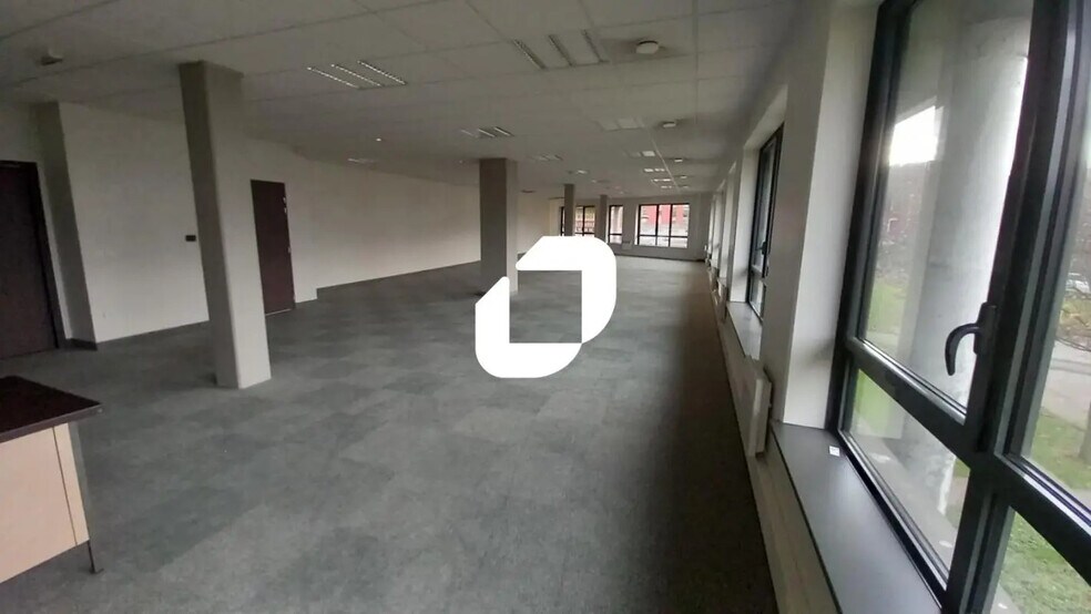 Bureau dans Roubaix à louer - Photo de l’immeuble – Image 3 sur 7