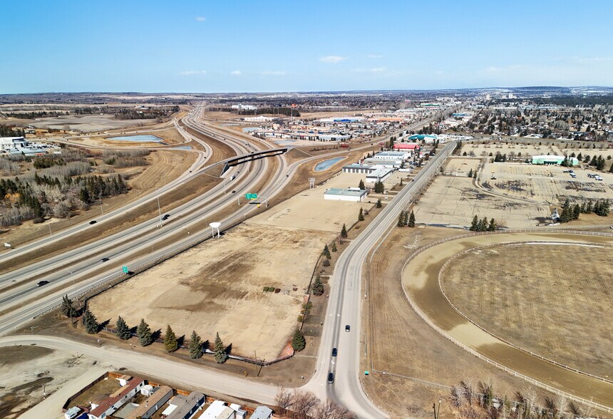 1702-1738 49 Av, Red Deer, AB à vendre - Aérien – Image 3 sur 4