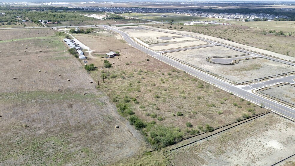 158 Stockmen Ln, Maxwell, TX à vendre - Photo de l’immeuble – Image 2 sur 6