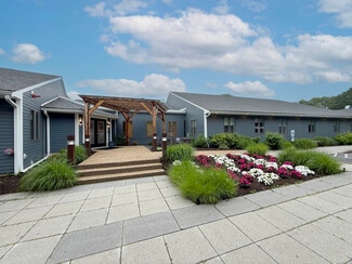 Plus de détails pour 1140 Route 28A, Bourne, MA - Santé à vendre