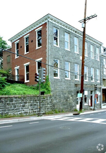 8210-8212 Main St, Ellicott City, MD à louer - Photo de l’immeuble – Image 2 sur 3