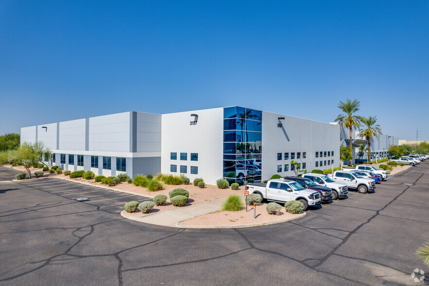 3157 E Elwood St, Phoenix, AZ à louer - Photo de l’immeuble – Image 1 sur 3