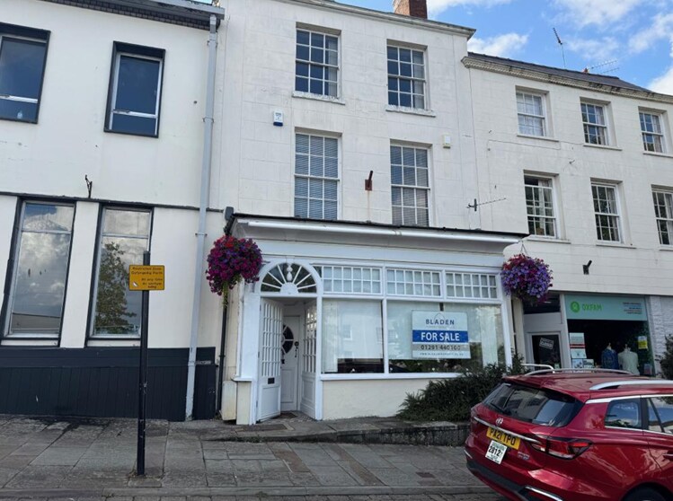 11 Beaufort Sq, Chepstow à louer Photo principale– Image 1 sur 2