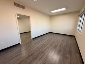 1818 Industrial Rd, Las Vegas, NV à louer Photo intérieure– Image 2 sur 4