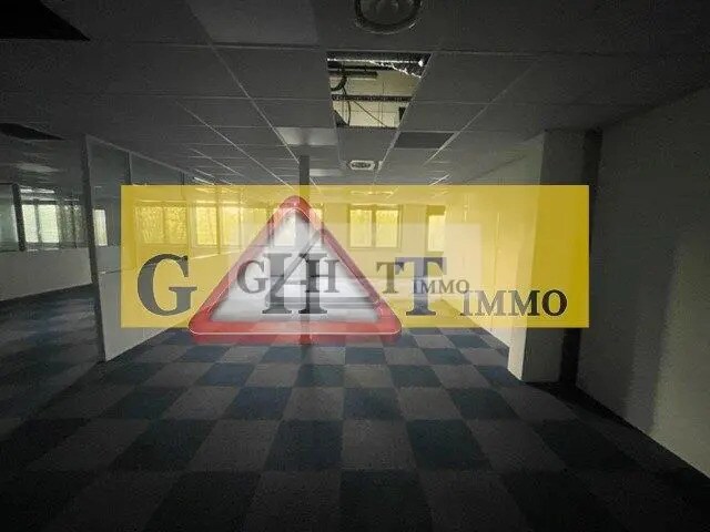 Bureau dans Fresnes à louer - Photo intérieure – Image 2 sur 5