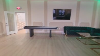 18551 Ventura Blvd, Tarzana, CA à louer - Vidéo sur l’annonce professionnelle 