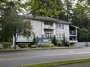 6869 Kimball Dr, Gig Harbor, WA à louer Photo de l’immeuble– Image 1 sur 7