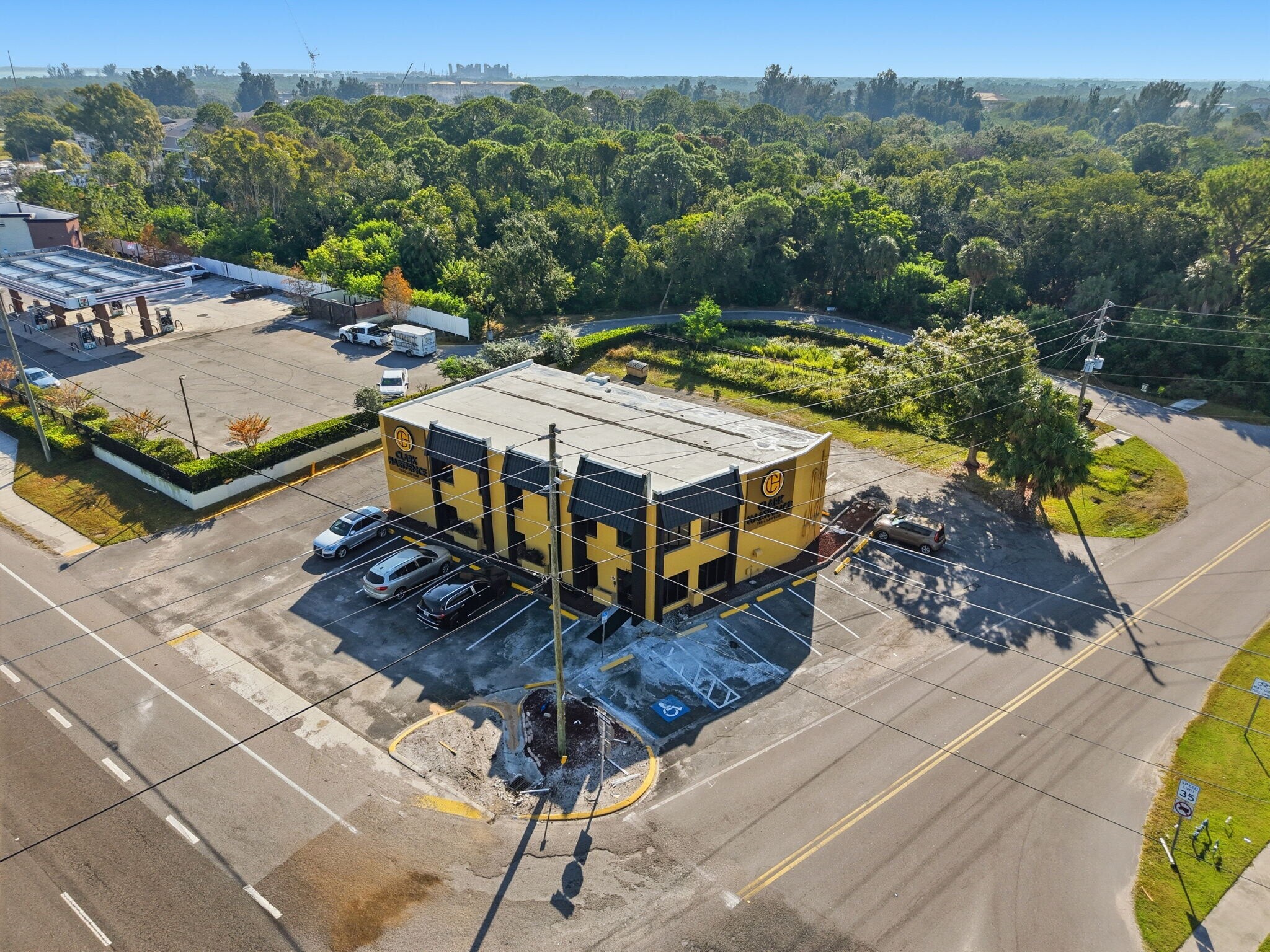 10812 Gandy Blvd N, Saint Petersburg, FL à louer Photo de l’immeuble– Image 1 sur 40