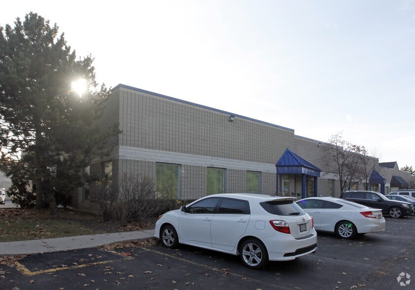 5028 S Service Rd, Burlington, ON à vendre - Photo de l’immeuble – Image 2 sur 2