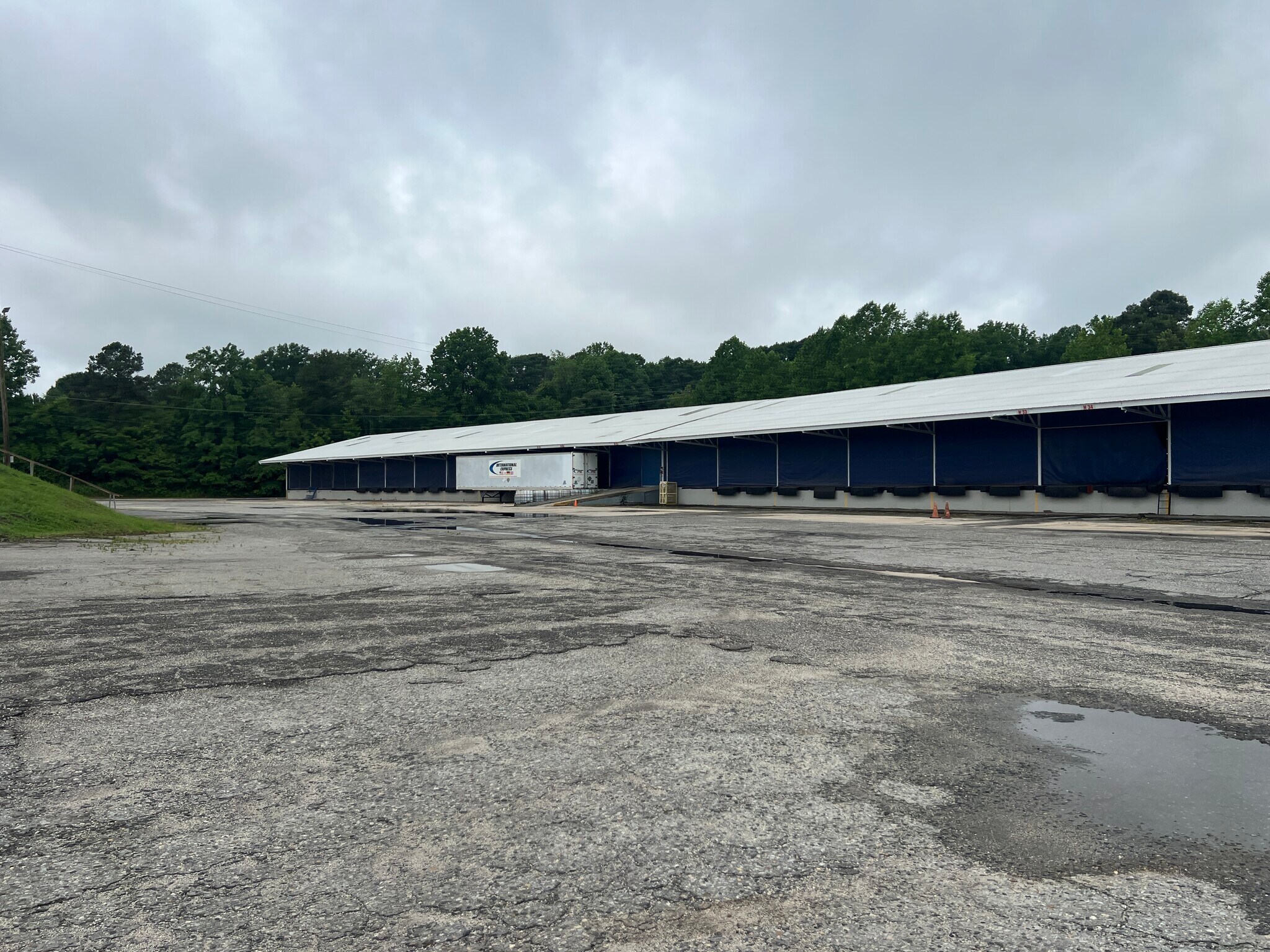 1201 E Church St, Cherryville, NC à louer Photo principale– Image 1 sur 4