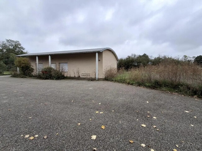 Plus de détails pour Local d'activités à louer