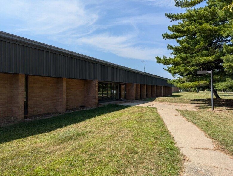 5251 Wayne Rd, Battle Creek, MI à louer - Photo principale – Image 1 sur 6