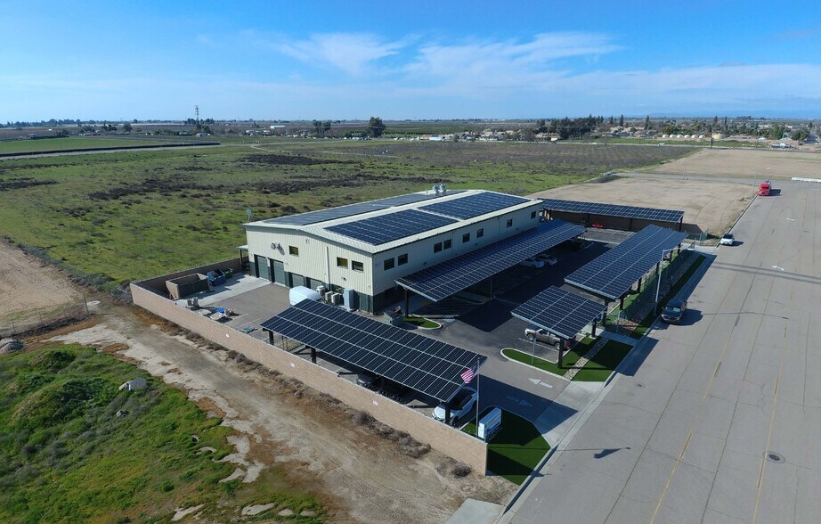 9225 S Milton Ave, Parlier, CA à louer - Photo de l’immeuble – Image 1 sur 3