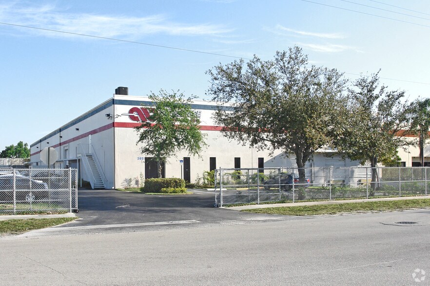 2851 Evans St, Hollywood, FL à louer - Photo principale – Image 1 sur 27