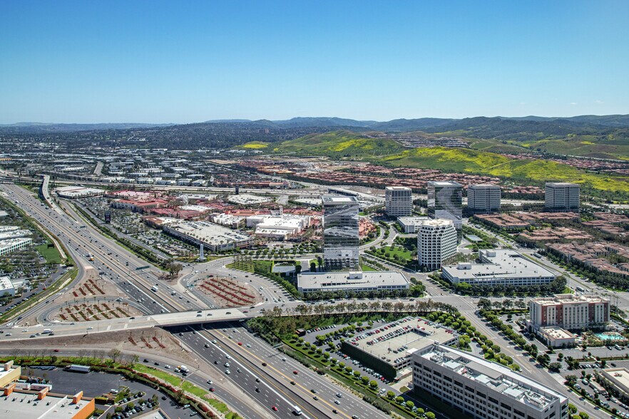 125 Technology Dr, Irvine, CA à louer - Aérien – Image 2 sur 6