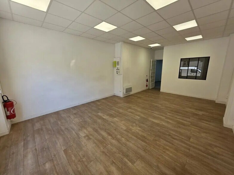 Local commercial dans Nice à vendre - Photo de l’immeuble – Image 2 sur 7