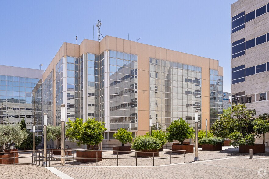 Calle de Julián Camarillo, 29B, Madrid, Madrid à vendre - Photo de l’immeuble – Image 3 sur 3