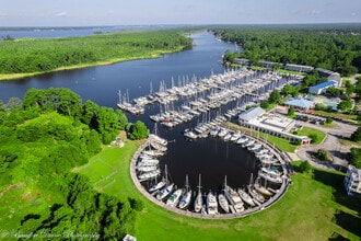 100 Marina Dr, New Bern, NC à louer Photo de l’immeuble– Image 1 sur 10