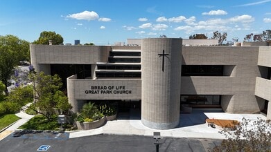 2 S Faraday, Irvine, CA à louer Photo de l’immeuble– Image 2 sur 10