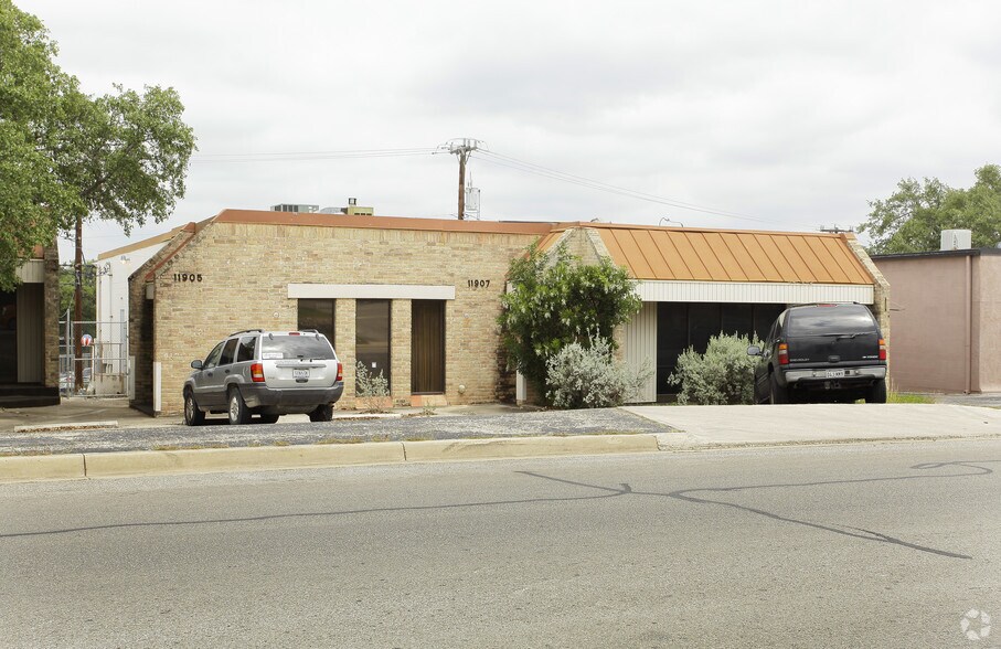 11901 Warfield St, San Antonio, TX à louer - Photo principale – Image 2 sur 3