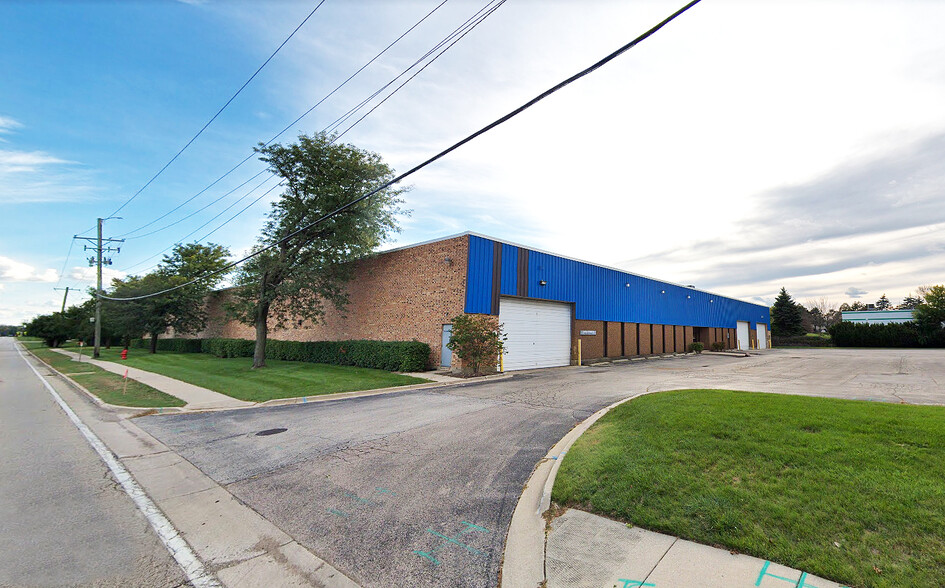 1700-1710 S Butterfield Rd, Mundelein, IL à louer - Photo de l’immeuble – Image 3 sur 5