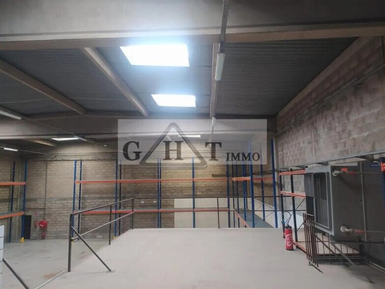 Bureau dans L'HAY-LES-ROSES à louer - Photo intérieure – Image 2 sur 7