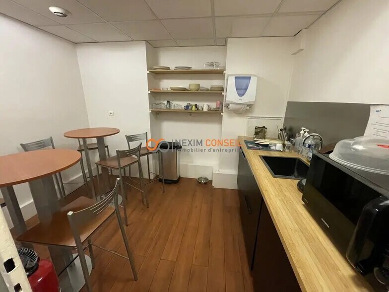 Bureau dans Levallois-Perret à louer - Photo de l’immeuble – Image 3 sur 11