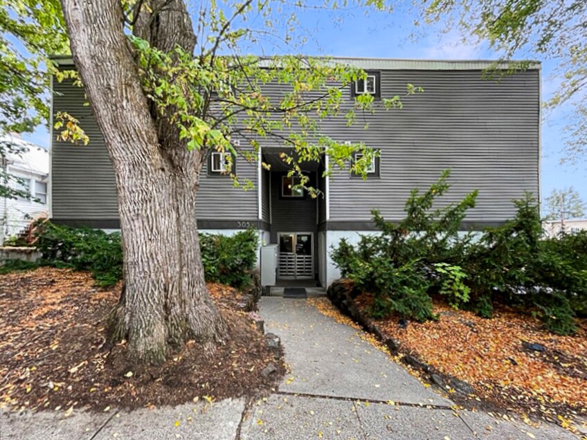 305 NE Spaulding St, Pullman, WA à vendre Photo de l’immeuble– Image 1 sur 9
