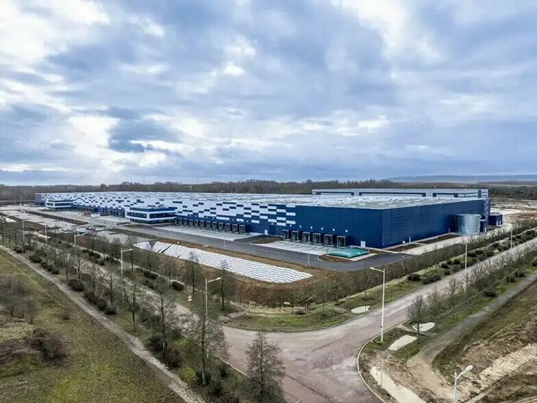 Industriel/Logistique dans Saint-Léger-près-Troyes à louer - Photo de l’immeuble – Image 2 sur 9