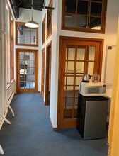 217 Water St, New York, NY à louer Photo intérieure– Image 1 sur 8