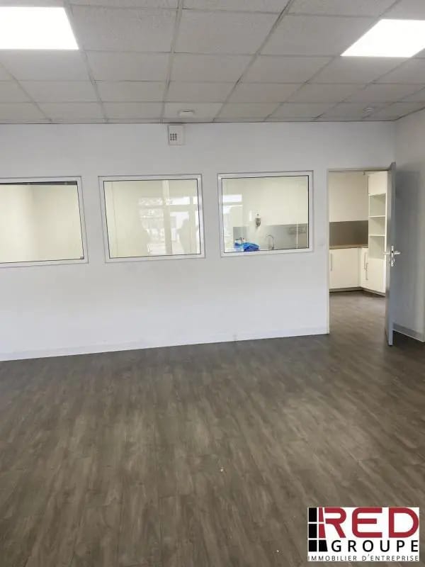 Plus de détails pour Gémenos, Gémenos - Local d'activités à louer