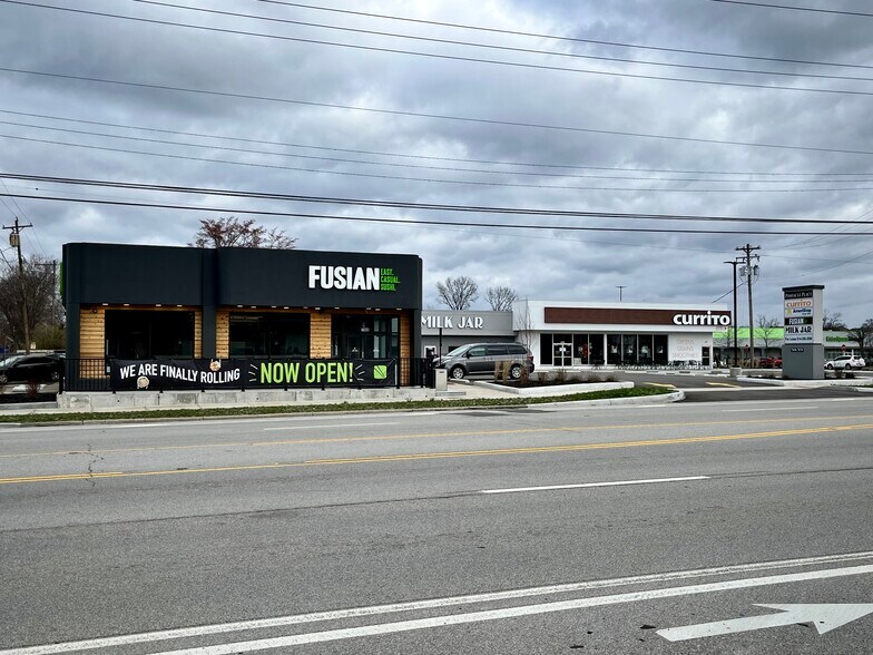 7854-7870 Beechmont Ave, Cincinnati, OH à louer - Photo de l’immeuble – Image 2 sur 6