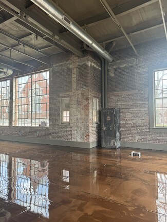Plus de détails pour 701 W Main St, Shelbyville, KY - Bureau à louer