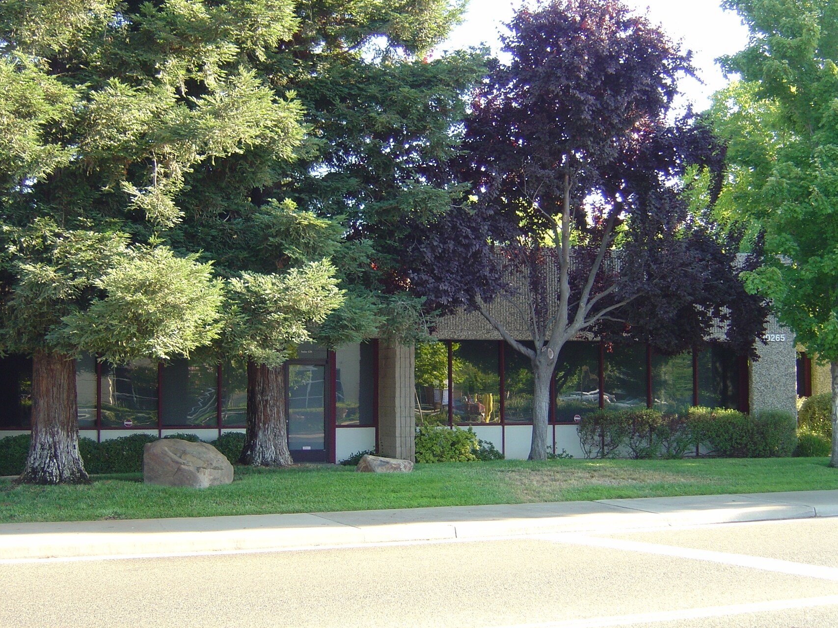 10265 Rockingham Dr, Rancho Cordova, CA à louer Photo principale– Image 1 sur 9