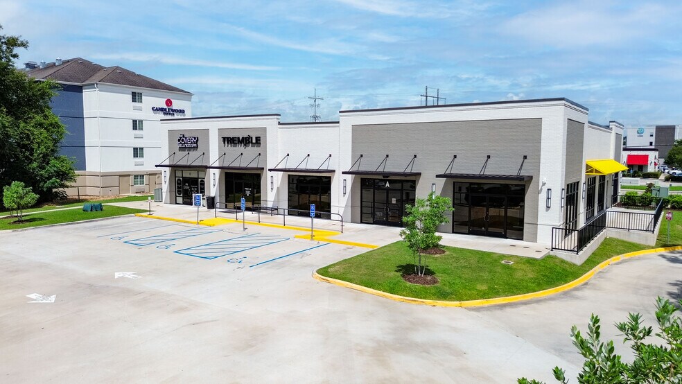 2011 Kaliste Saloom Rd, Lafayette, LA à louer - Photo de l’immeuble – Image 2 sur 6