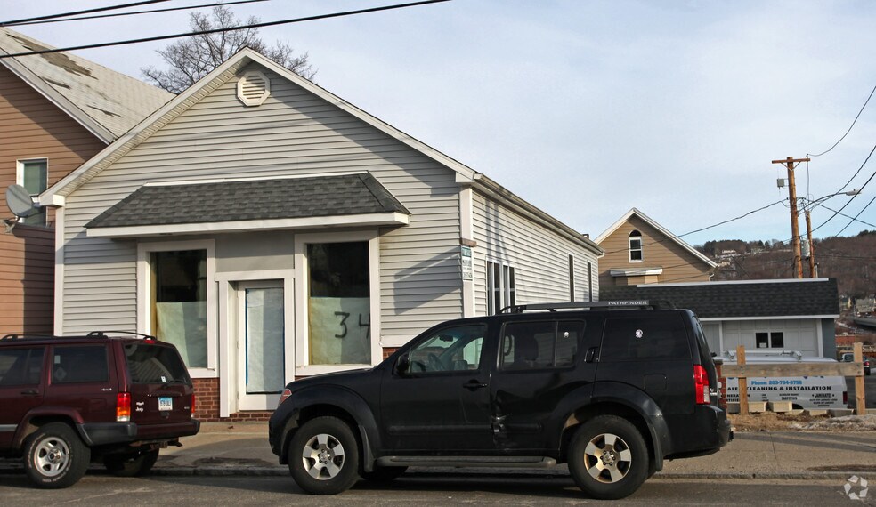34 Clifton Ave, Ansonia, CT à louer - Photo de l’immeuble – Image 2 sur 4