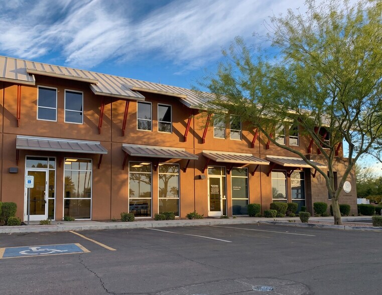 2045 S Vineyard, Mesa, AZ à vendre - Photo de l’immeuble – Image 2 sur 7