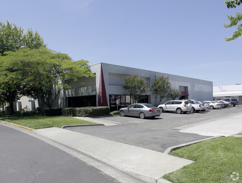 2510 Boatman Ave, West Sacramento, CA à vendre - Photo principale – Image 2 sur 4