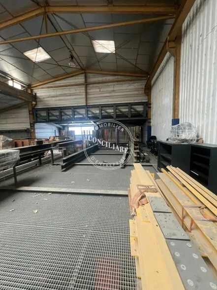 Industriel/Logistique dans Gargas à vendre - Photo de l’immeuble – Image 3 sur 5