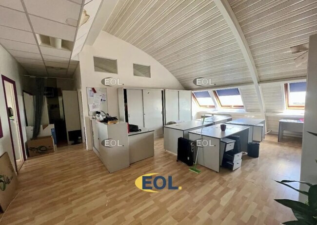 Plus de détails pour Bureau à louer