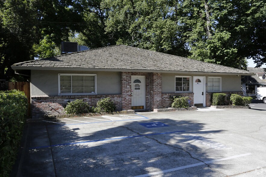 801 Alhambra Blvd, Sacramento, CA à louer - Photo de l’immeuble – Image 3 sur 4