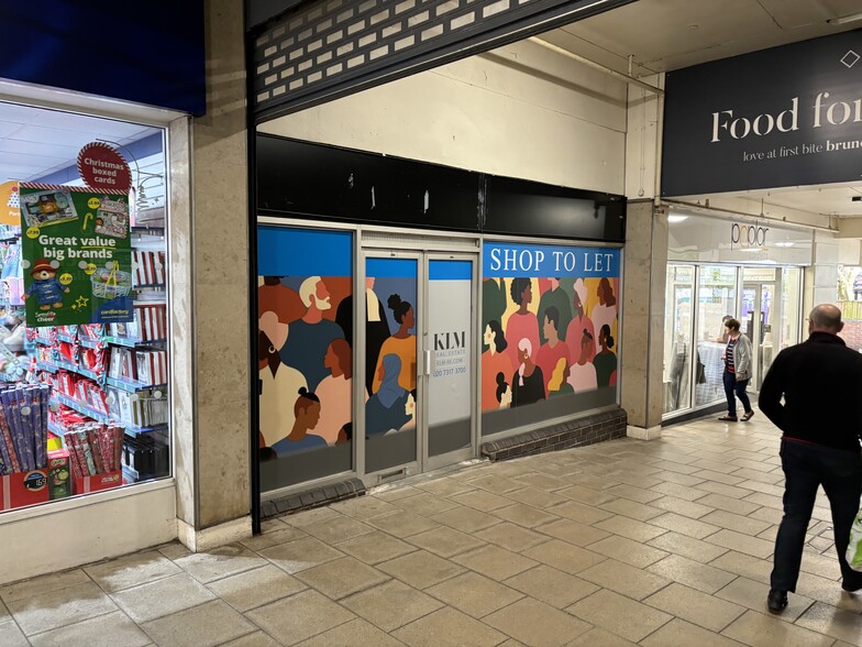St Andrews Sq, Droitwich à louer - Photo de l’immeuble – Image 3 sur 25