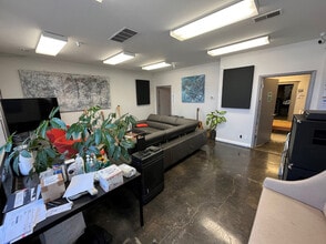 131 S Maple Ave, South San Francisco, CA à louer Photo intérieure– Image 2 sur 5