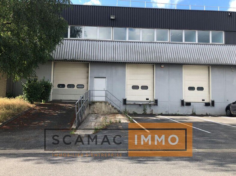 Industriel/Logistique dans Stains à louer - Photo de l’immeuble – Image 2 sur 5