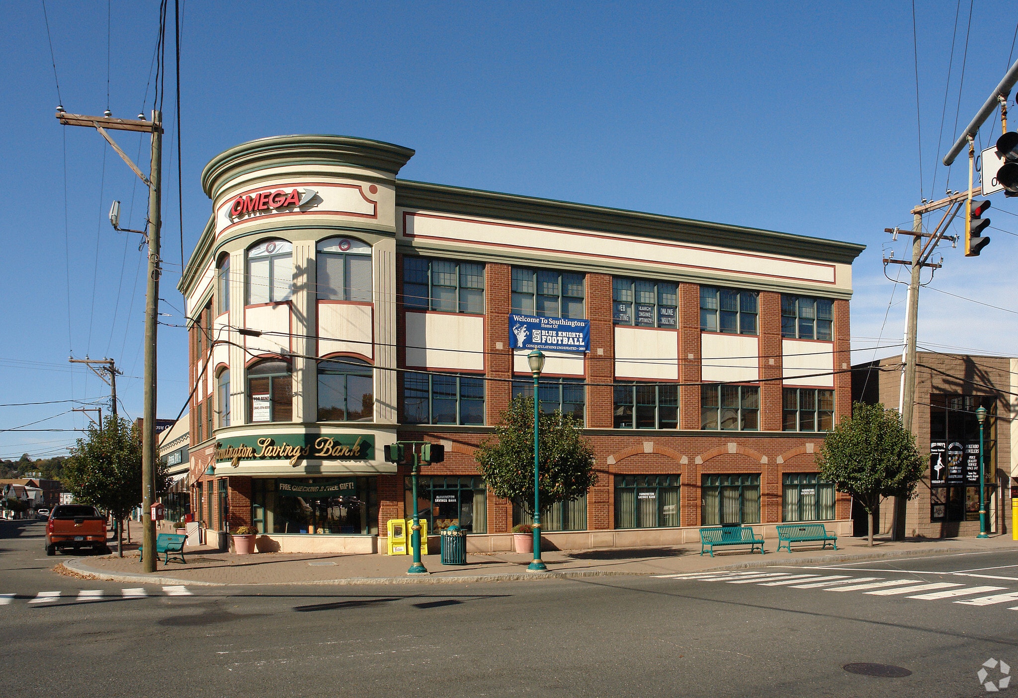 1 Center St, Southington, CT à louer Photo principale– Image 1 sur 10