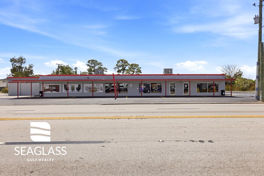 2730 Fowler St, Fort Myers, FL à vendre - Photo de l’immeuble – Image 2 sur 61