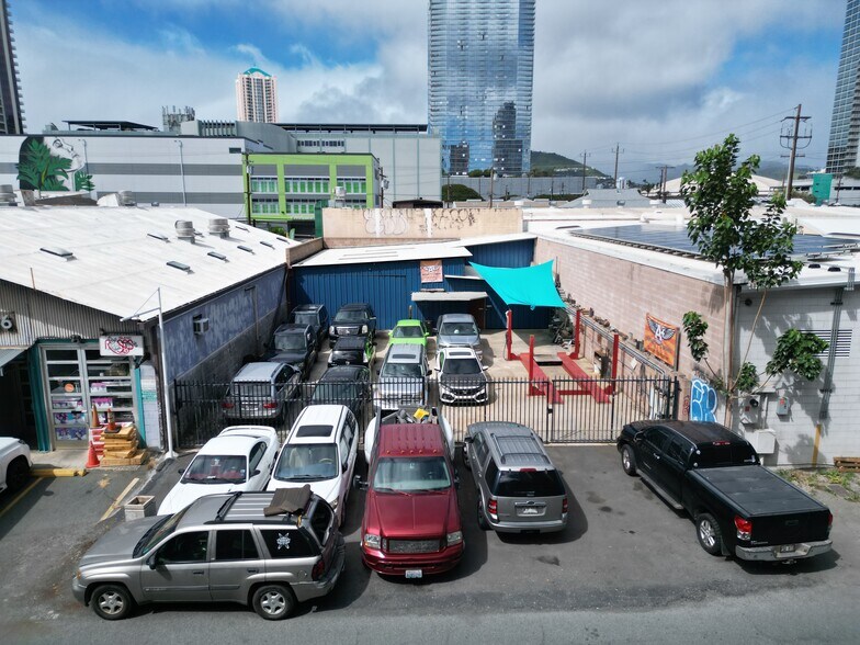 862 Ilaniwai St, Honolulu, HI à louer - Photo de l’immeuble – Image 2 sur 2