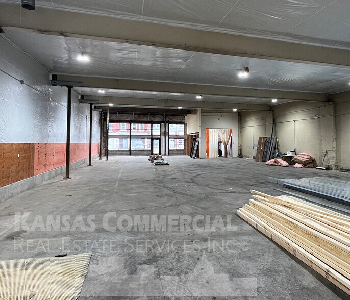 417 SW Jackson St, Topeka, KS à louer - Photo de l’immeuble – Image 2 sur 5