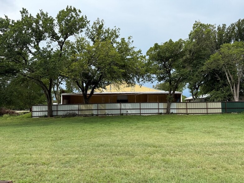 2916 Hunt St, Kerrville, TX à vendre - Photo de l’immeuble – Image 3 sur 20
