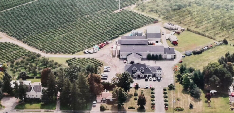 1811 Niagara Stone Rd, Niagara-On-The-Lake, ON à vendre - Aérien – Image 2 sur 7